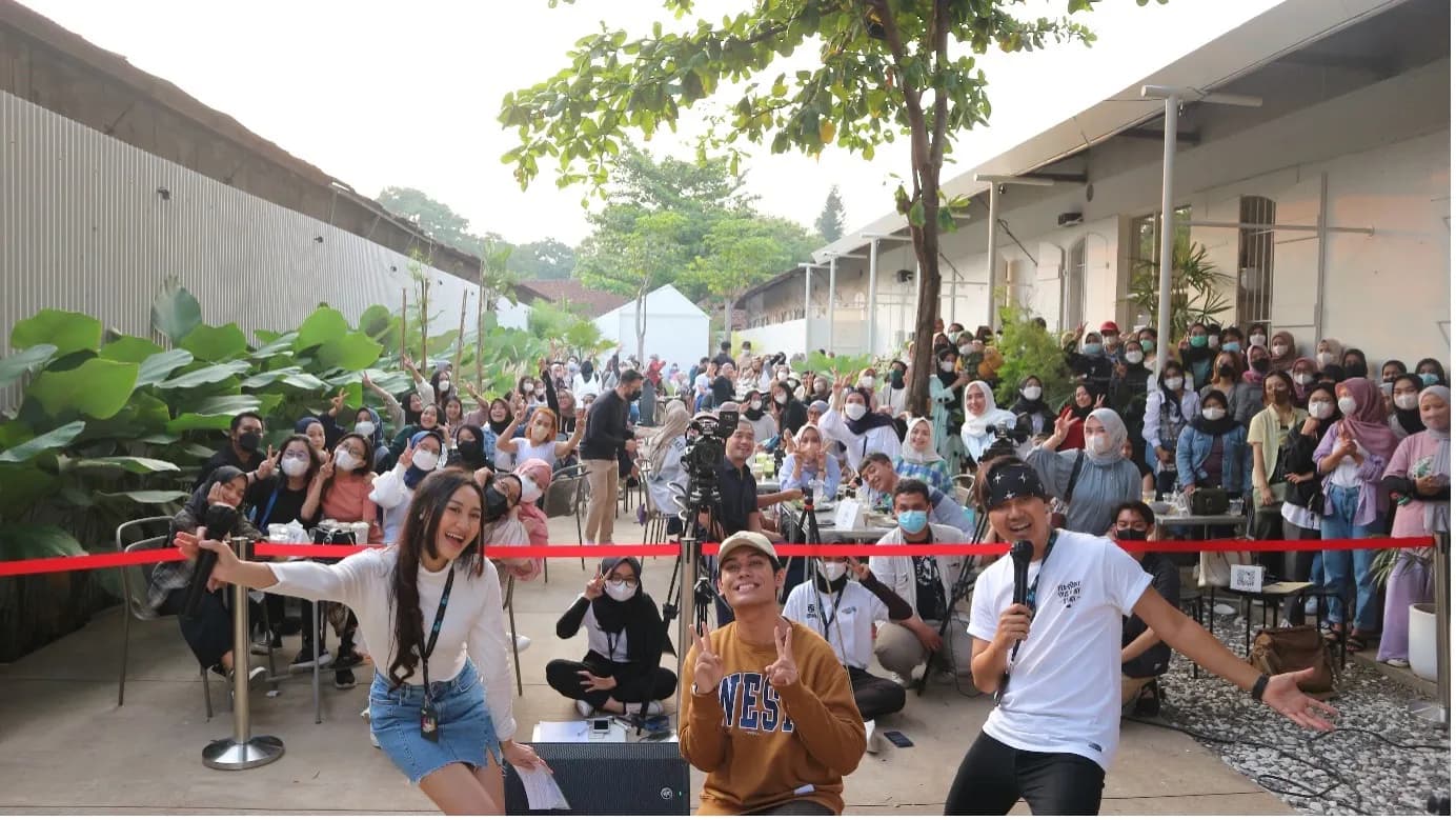 HITS UNIKOM RADIO